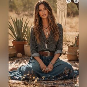 SCRIPT vintage black/white blouse size 12